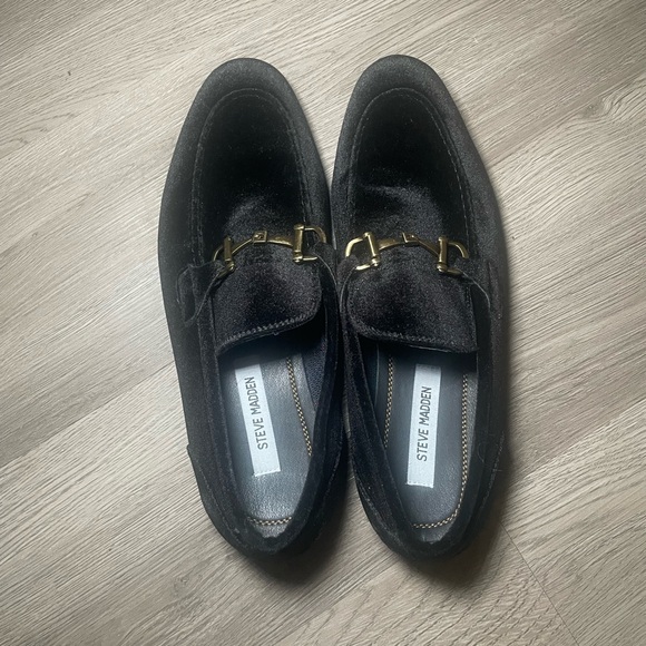 Steve Madden Black Velvet Loafers with Gold Accent - Picture 1 of 7